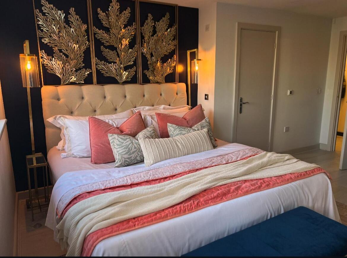 Luxury 2 Bedroom Penthouse In The Of Dreaming Spires, Walking Distance To Hospitals Apartment